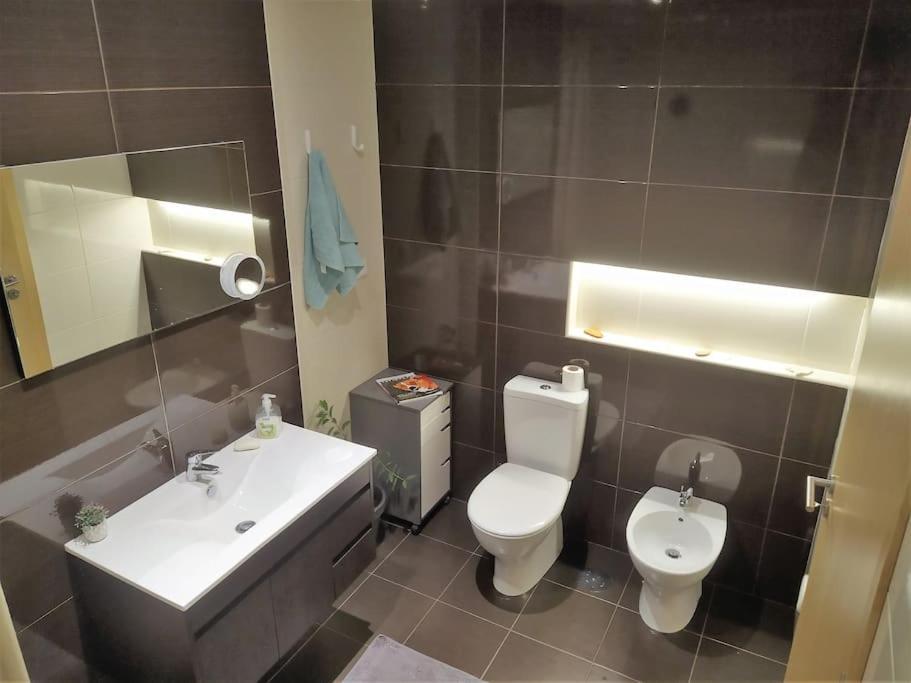 Family Friendly 3 Bedroom Apt, Ideally Located In * Lagos