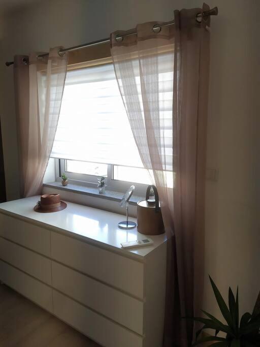 Apartment Family Friendly 3 Bedroom Apt, Ideally Located In Lagos