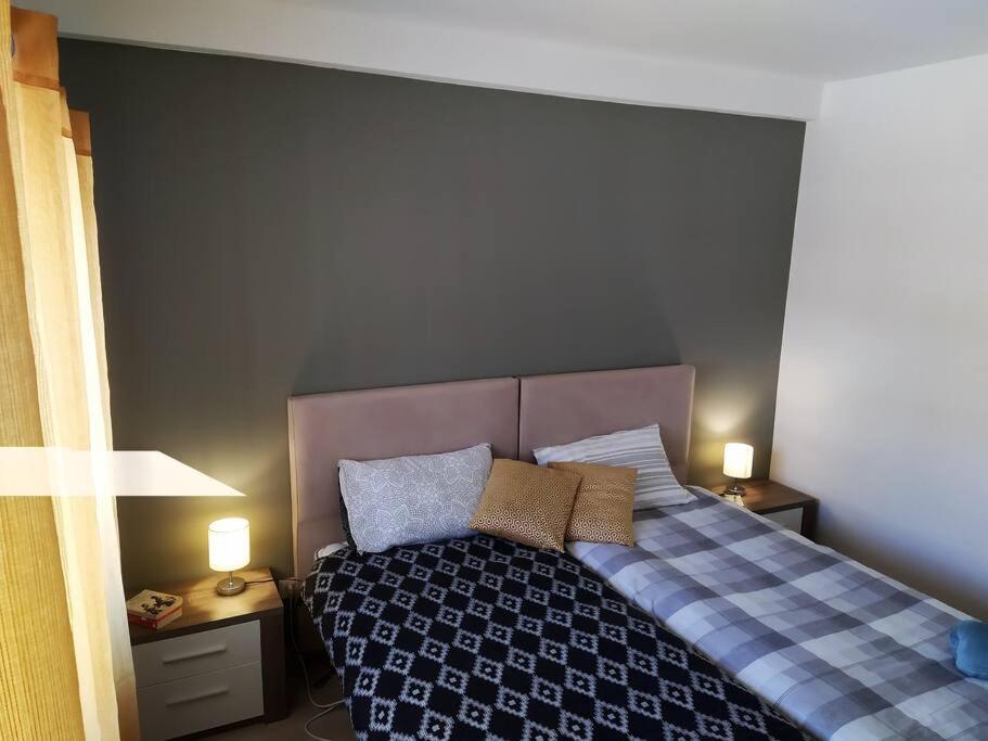 Family Friendly 3 Bedroom Apt, Ideally Located In Apartment Lagos